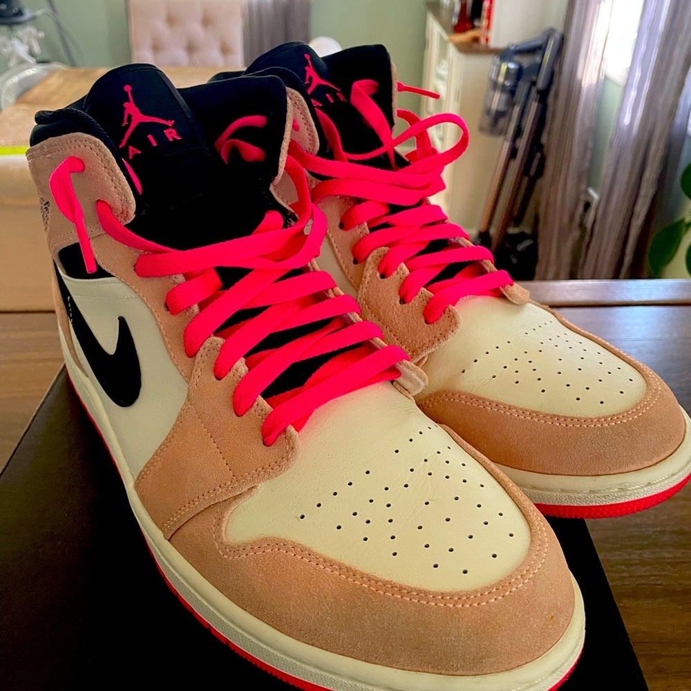 Jordan 1 Mids - size 13